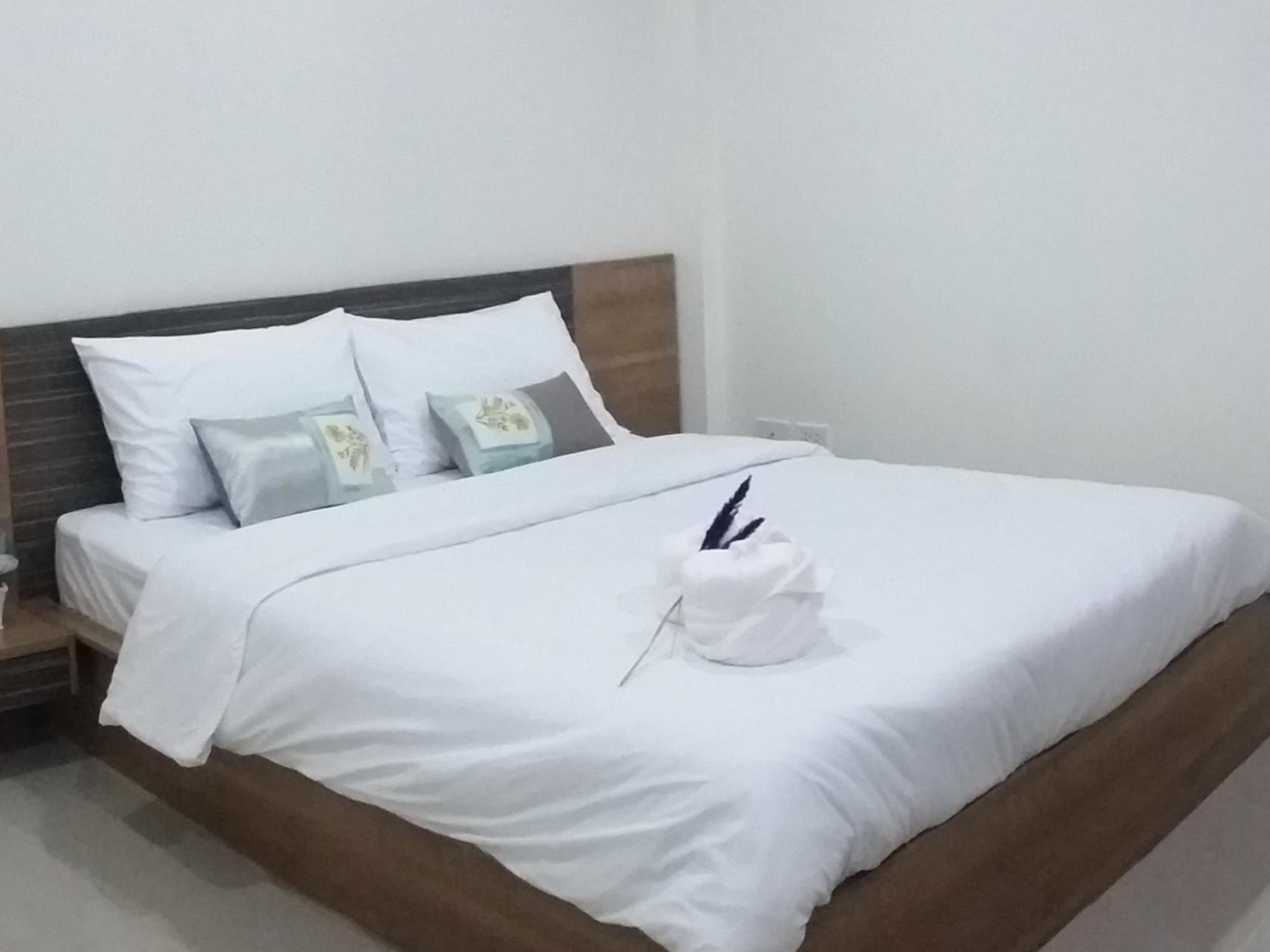Hotel Privacy Lopburi